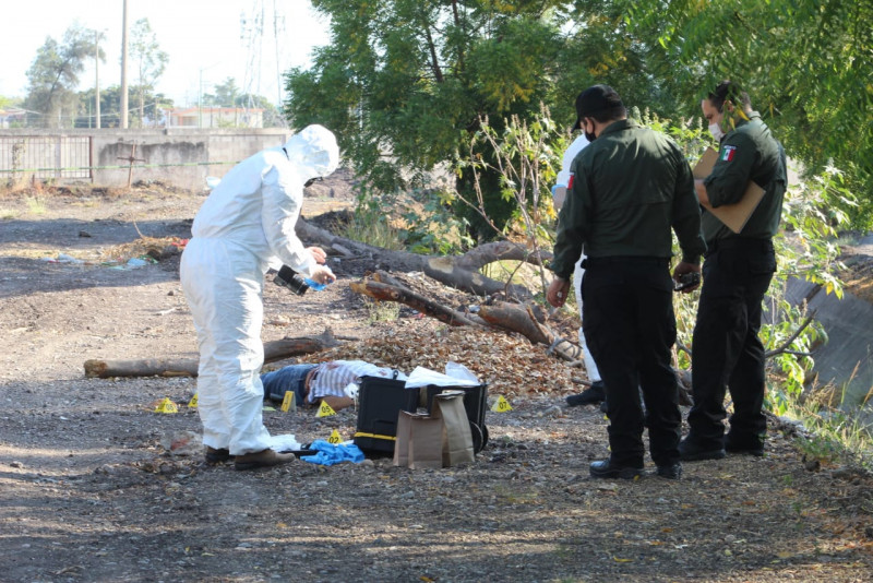 Hombre asesinado a balazos y uno mas herido en el panteón 21 de marzo