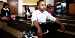 La escuela que sustituye castigos por meditación