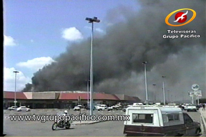 Recuerdan a familiar a 17 años del incendio en centro comercial