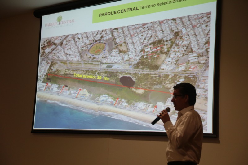 Presentan Proyecto "Parque Central"