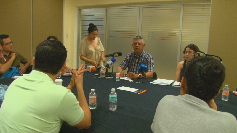 Se reúnen periodistas con Presidente de la CEDH
