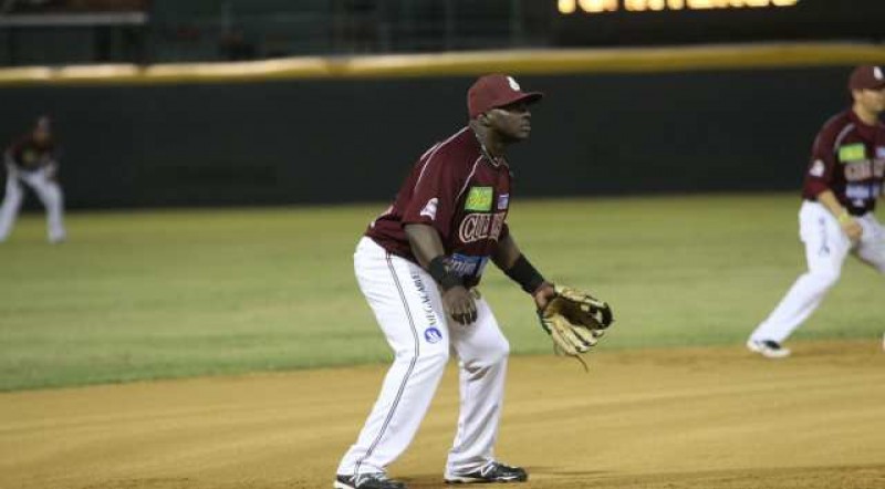 Tomateros confirmó a Ronnier Mustelier, como refuerzo para temporada 2014-2015 de la LMP.