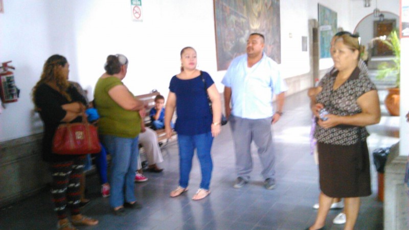 Habitantes del Fracc. Rincón del Parque piden apoyo al ayuntamiento