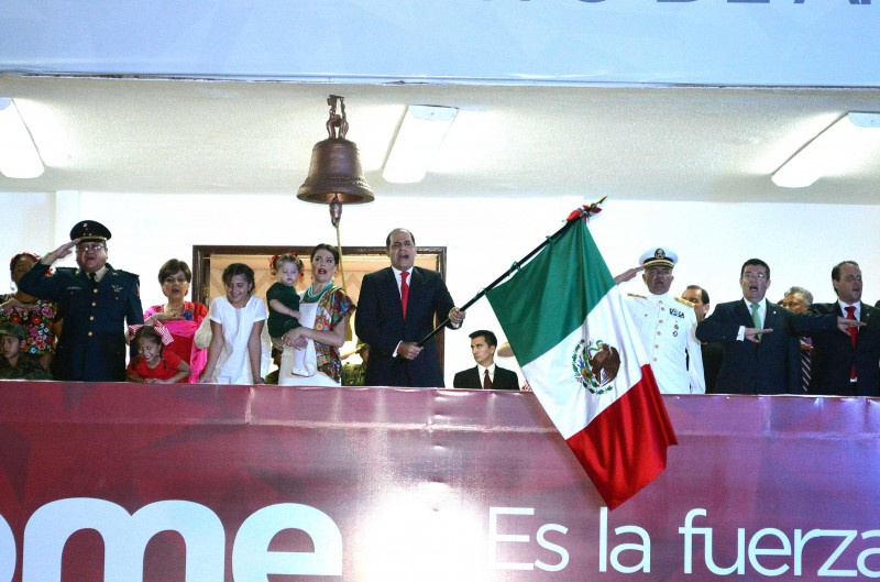 Ante miles de ahomenses Arturo Duarte encabeza su primer grito de Independencia