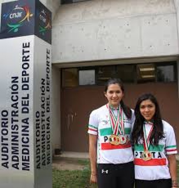 Yarely Salazar y Karen Flores, este sábado compiten en mundial junior de ruta.