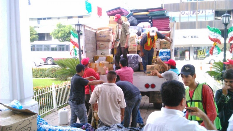 Entrega DIF Culiacán 7 toneladas de víveres para damnificados