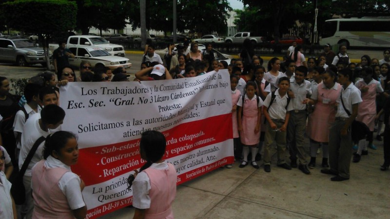 Secundaria Federal #3 exige subestación eléctrica