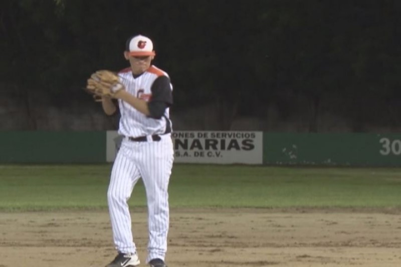 JEMP repite triunfo en beisbol nocturno, es lider