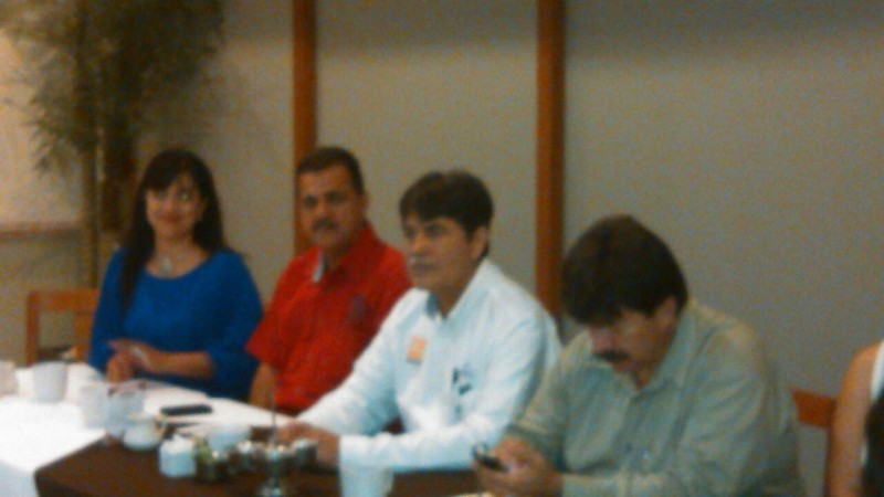Reconocen a maestros destacados en prueba Enlace