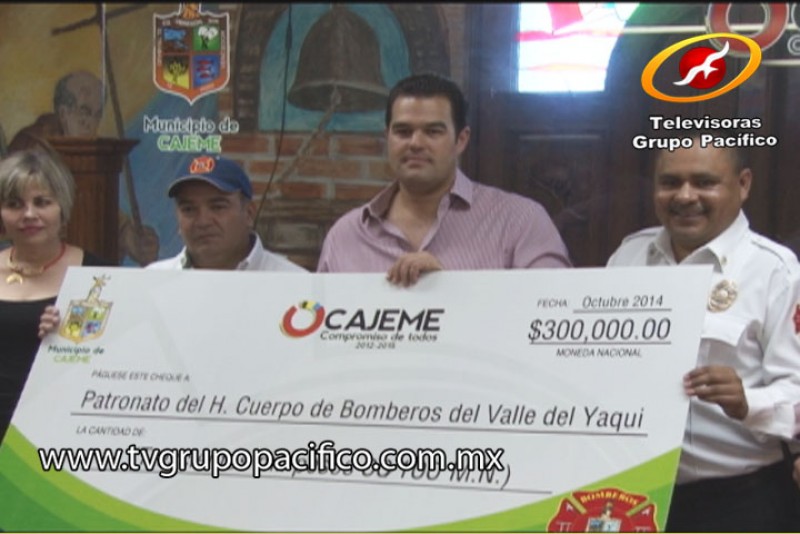 Ayuntamiento realiza donativo a Bomberos en el inicio de colecta 2014