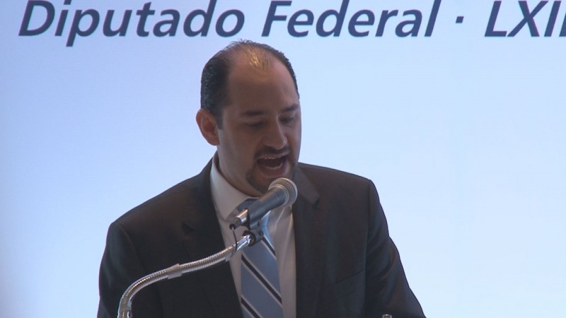 Rindió 2 informe de laboras Carlos Castaños diputado federal por el PAN.