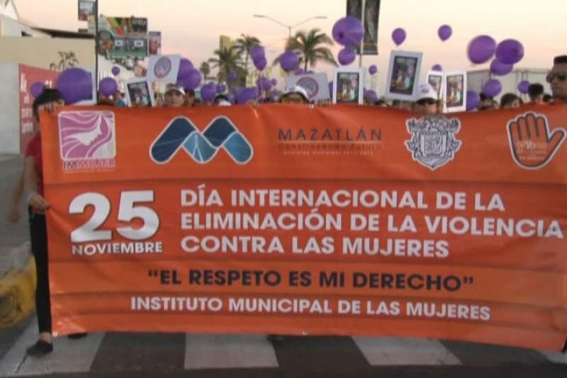 Marchan contra la violencia a la mujer