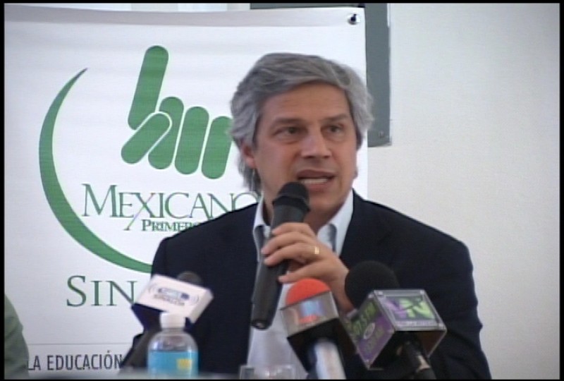 Solo mejorando la educación, México podrá desarrollarse: Claudio X