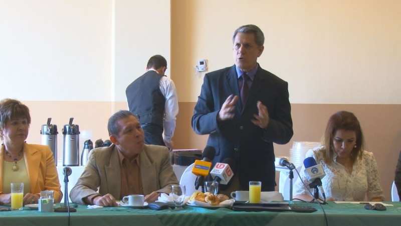 Baja deserción escolar en COBAES.