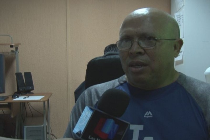 Dos universitarios con cinta negra de judo