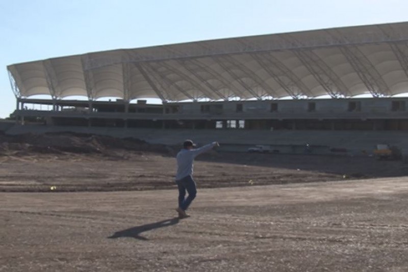 Cumple un mes construcción del estadio de béisbol