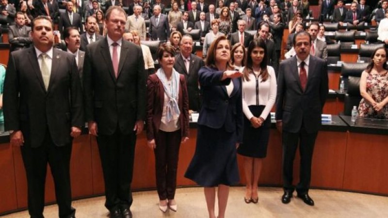 Senadores ratifican a Arely Gómez en la PGR