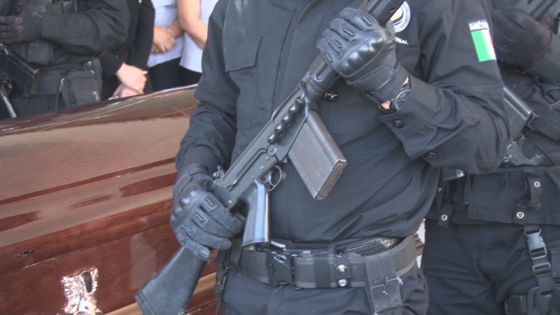 Rinden homeaje a comandante de la policía ministerial asesinado en culiacán