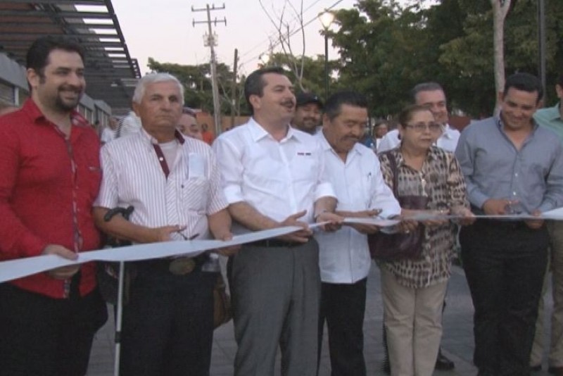 Entregan primera etapa comercial del estadio de béisbol