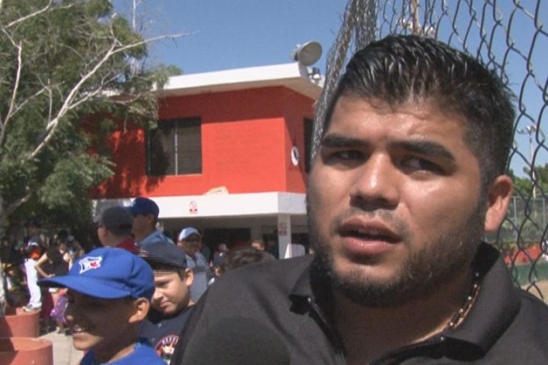 Luis Juárez seguirá en el béisbol tras operación