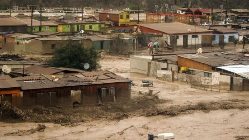 Suman 25 muertos y 125 desaparecidos por inundaciones en Chile
