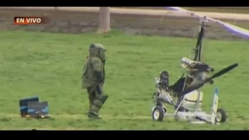 Aterriza mini helicóptero en jardines del Capitolio, hay un detenido