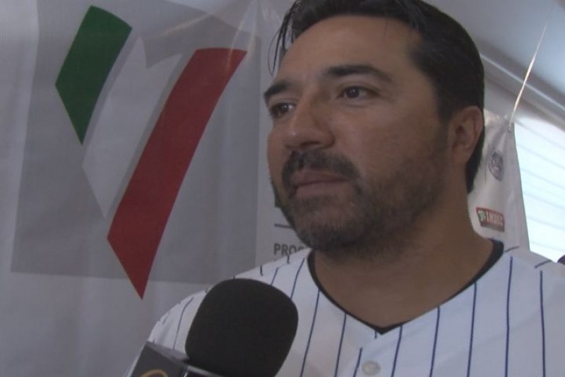 Exgrandes Ligas visitan nuevo estadio de beisbol