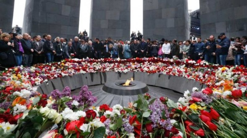Conmemoran centenario del genocidio armenio; honran a víctimas