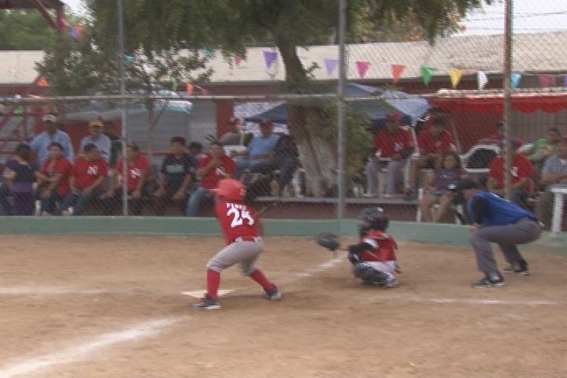 En la Colhuacan el distrital de beisbol pequeño
