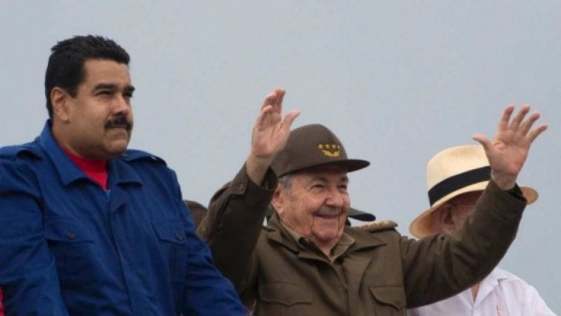 Raúl Castro y Maduro presiden desfile del 1 de mayo en La Habana