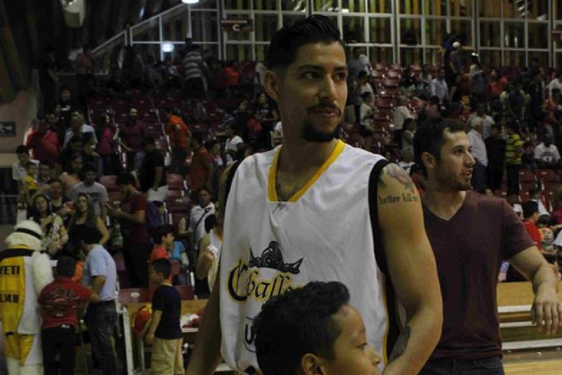 Se lesiona David Meza por tiempo indefinido de Caballeros
