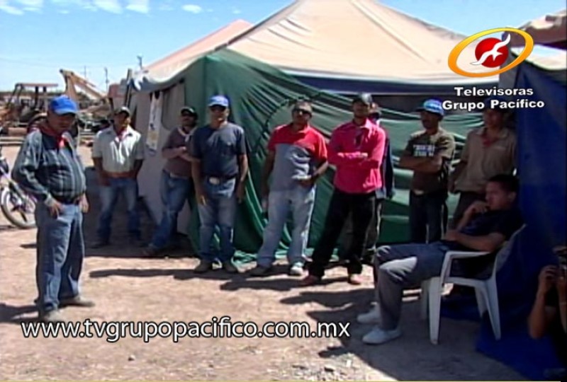 En huelga trabajadores del nuevo estadio de béisbol