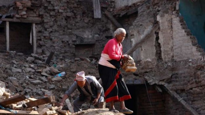 Nepal clama por ayuda; ya son 110 los muertos en último terremoto