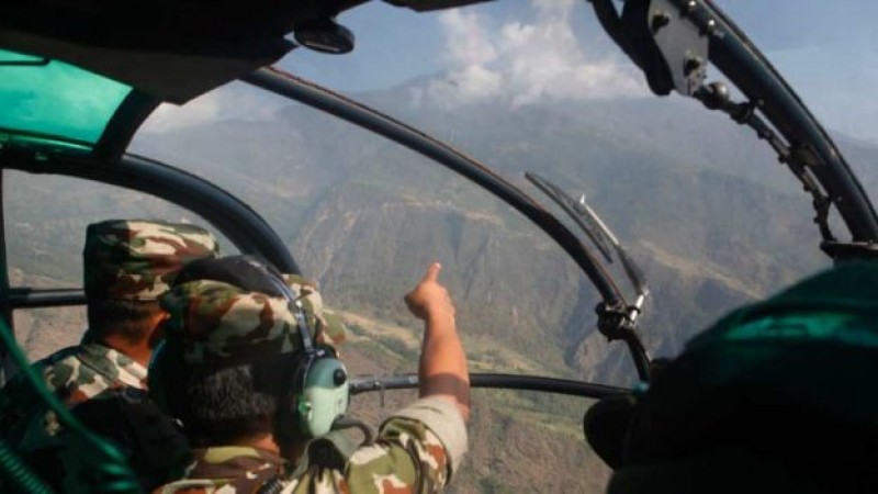 Localizan 3 cadáveres junto a restos del helicóptero de la Marina de EU en Nepal
