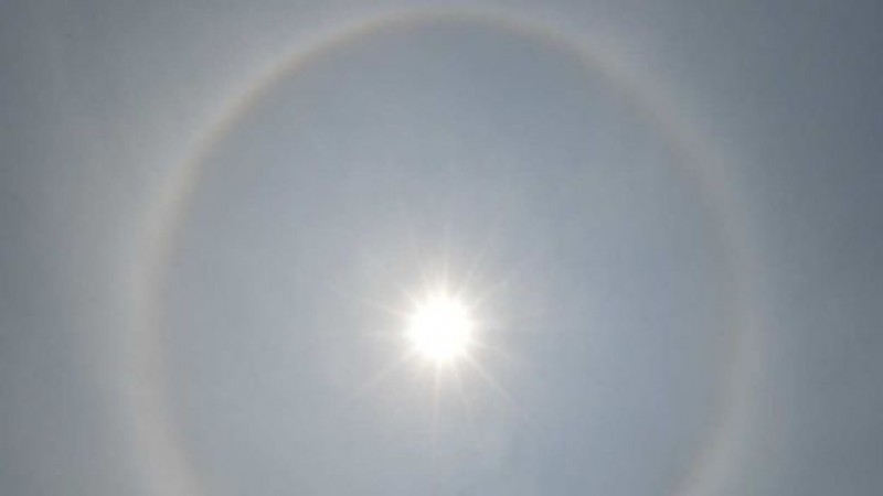 Sorprende halo solar a la Ciudad de México