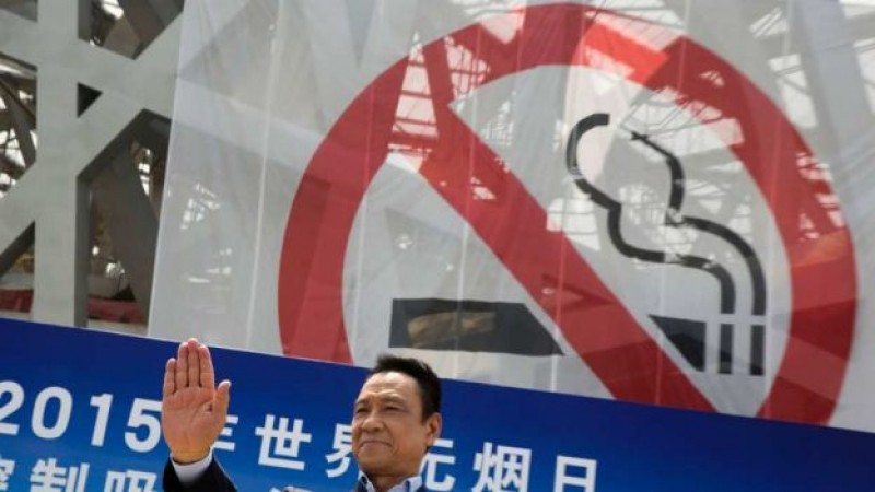 Inicia prohibición para fumar en sitios públicos de Beijing