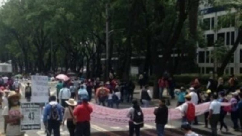 CNTE marcha en la Ciudad de México