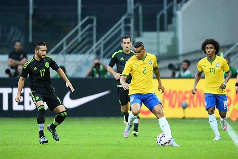 Brasil derrota 2-0 a México rumbo a la Copa América Chile 2015