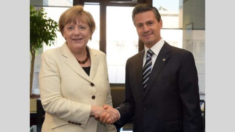 Angela Merkel felicita a Peña Nieto por proceso electoral