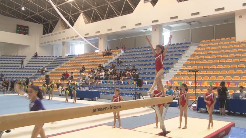 Belleza de la gimnasia presente en el Polideportivo