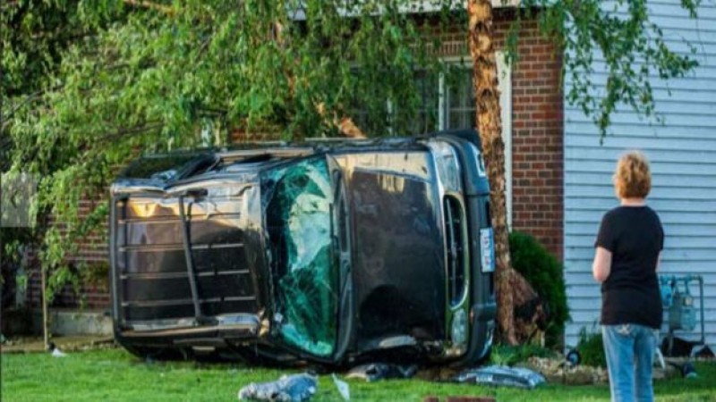 Tornado destruye casas cerca de Chicago, reportan varios heridos