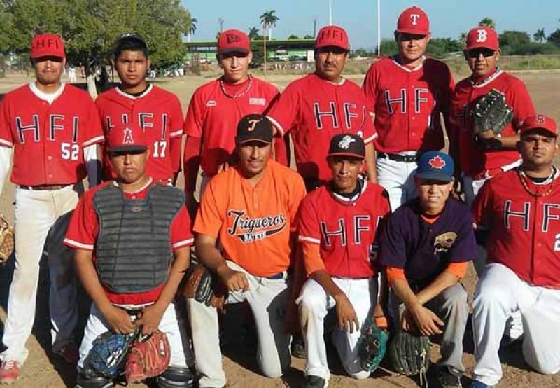 Jornada de la liga empresarial de béisbol.