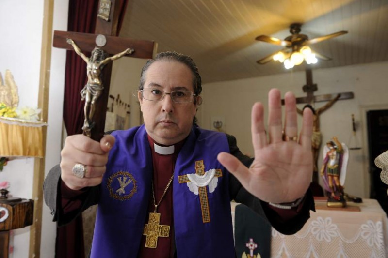 Sacerdote argentino afirma que ha ganado más de 1,200 batallas al demonio