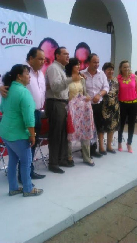 Entregan uniformes a trabajadoras sindicalizadas del Ayuntamiento