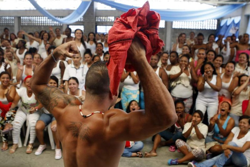 Las reclusas de una cárcel colombiana eligen al preso más guapo del penal