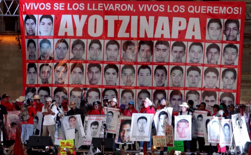 El 79 % de mexicanos cree que los 43 estudiantes están muertos: sondeo