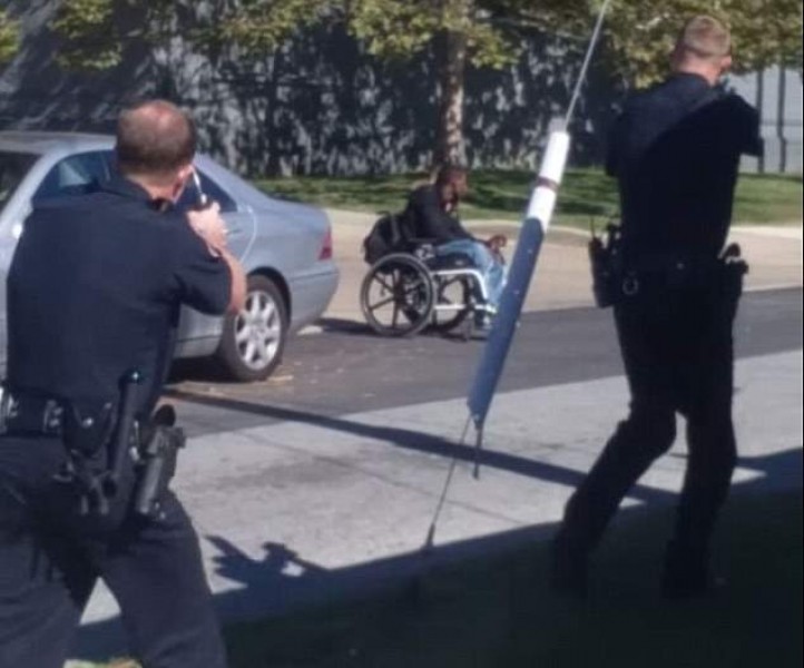 Tres policías tirotean a un joven en silla de ruedas en Delaware