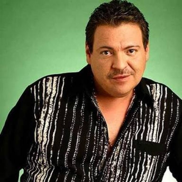 El cantante Julio Preciado permaneció 4 horas en el penal de Mazatlán, salió bajo fianza.