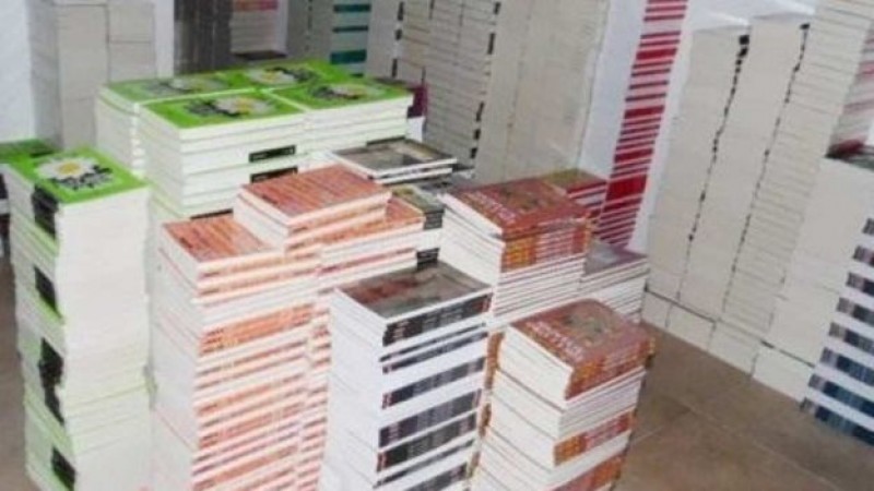 PGR decomisa más de 20 mil libros apócrifos en el DF