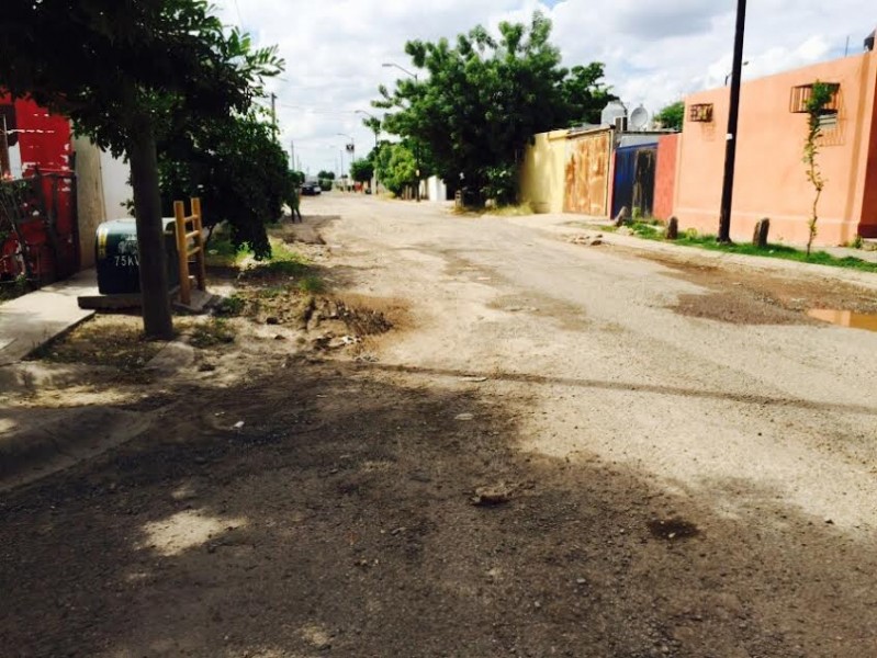 Calles en pésimo estado en el Fraccionamiento Capistrano